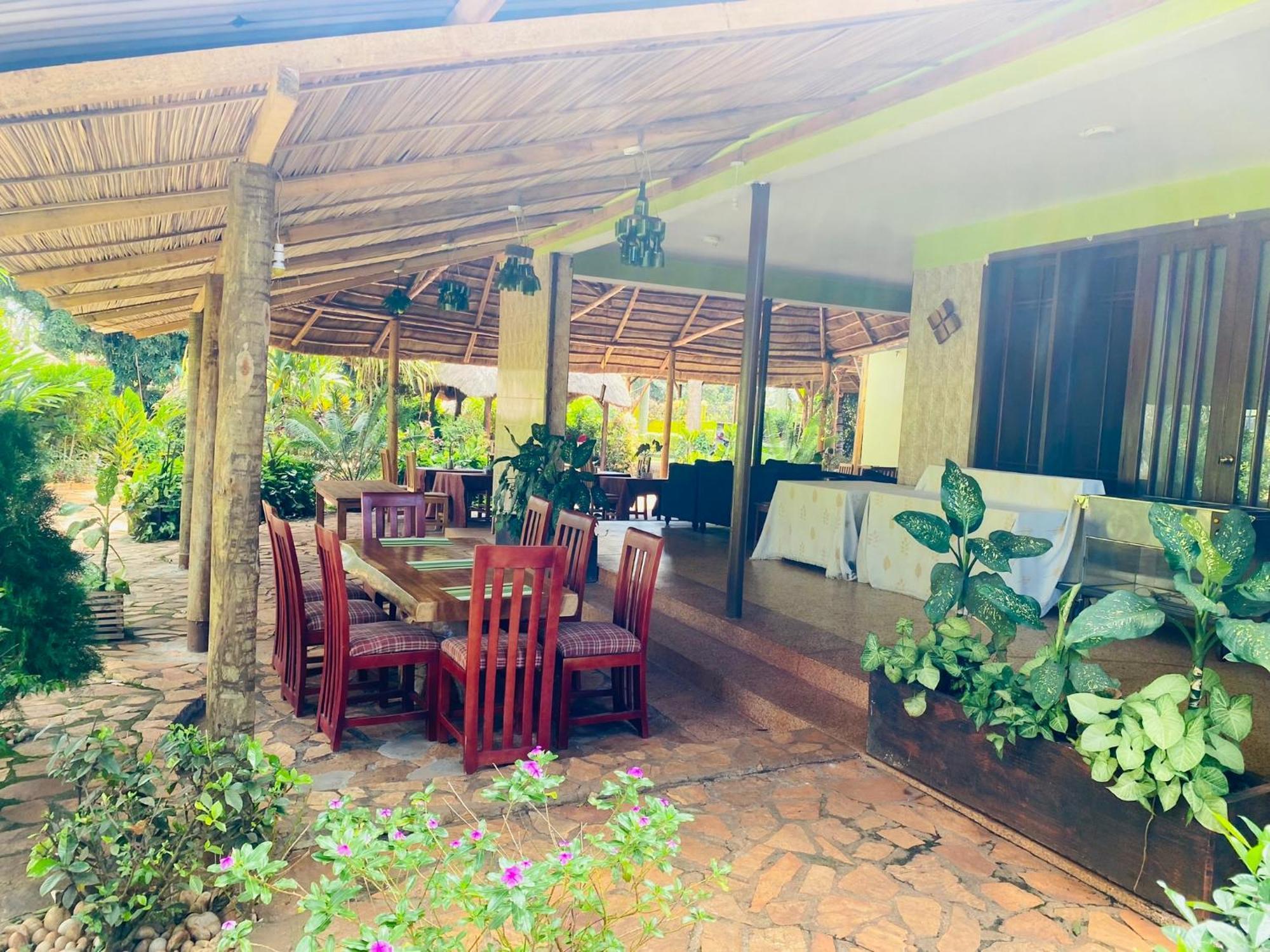 Afro Smile Hotel & Guest House Джінджа Екстер'єр фото