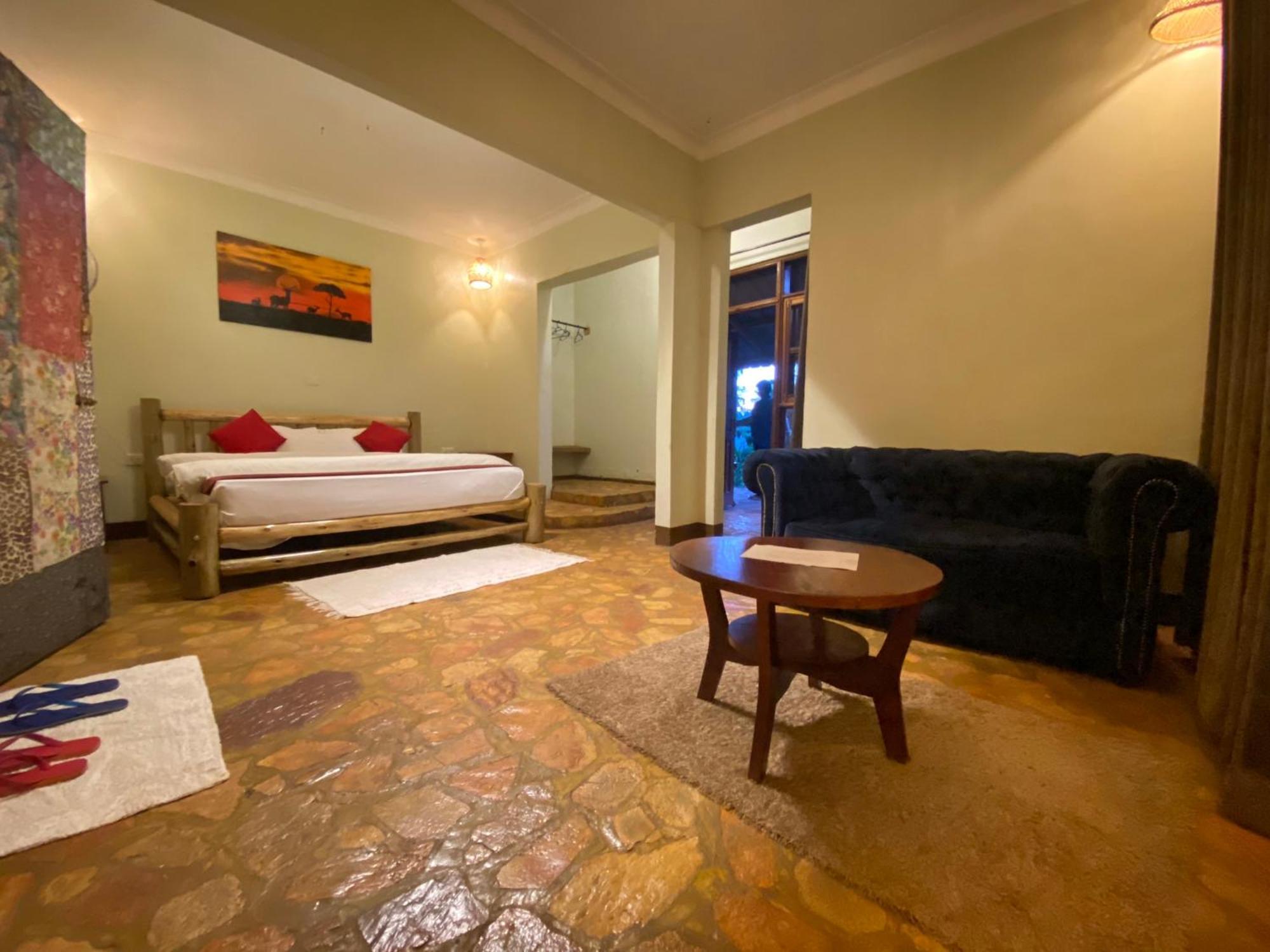 Afro Smile Hotel & Guest House Джінджа Екстер'єр фото