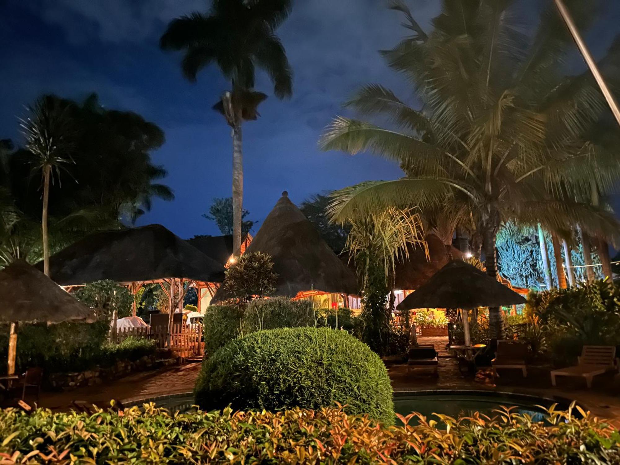 Afro Smile Hotel & Guest House Джінджа Екстер'єр фото