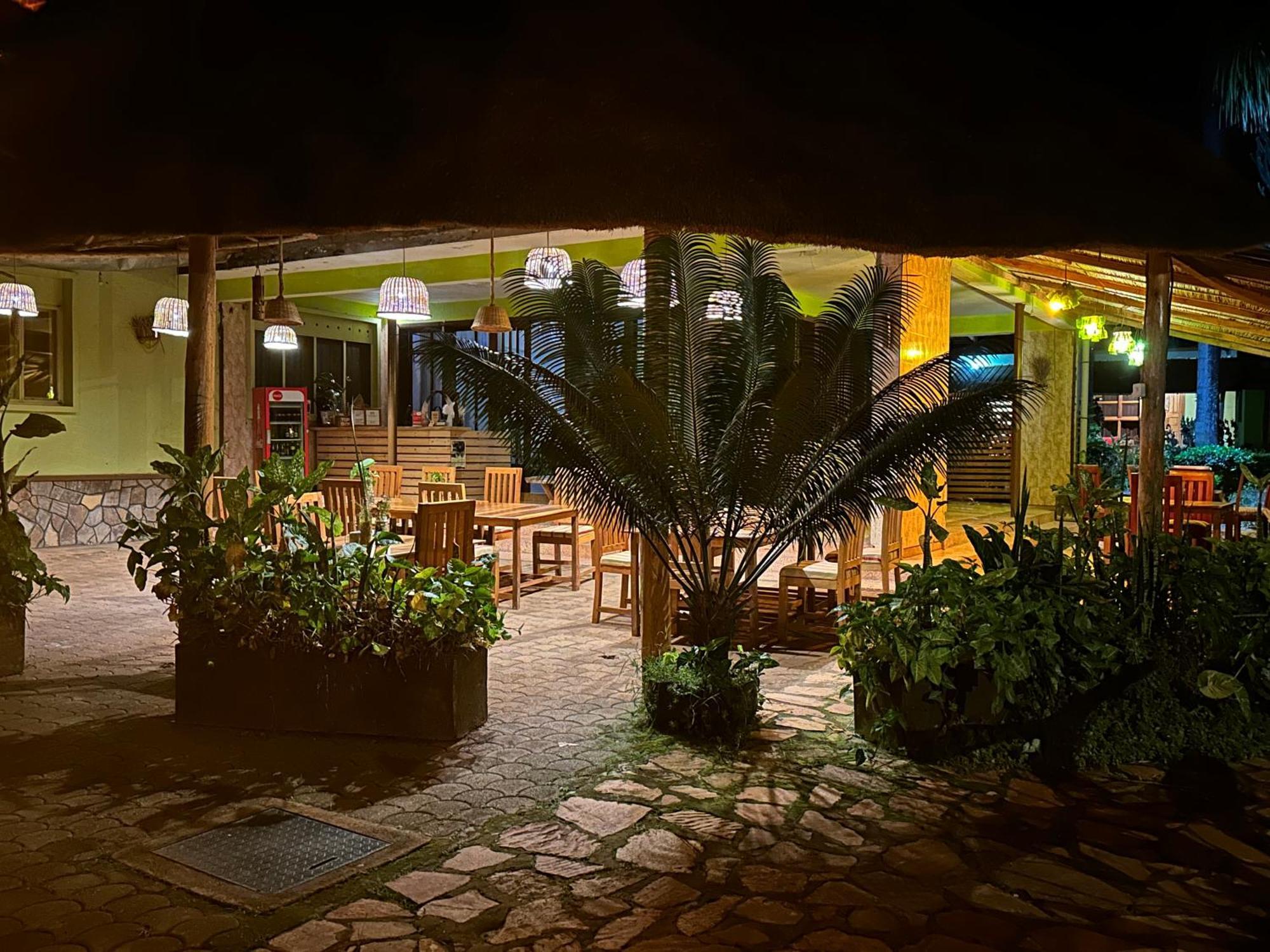 Afro Smile Hotel & Guest House Джінджа Екстер'єр фото