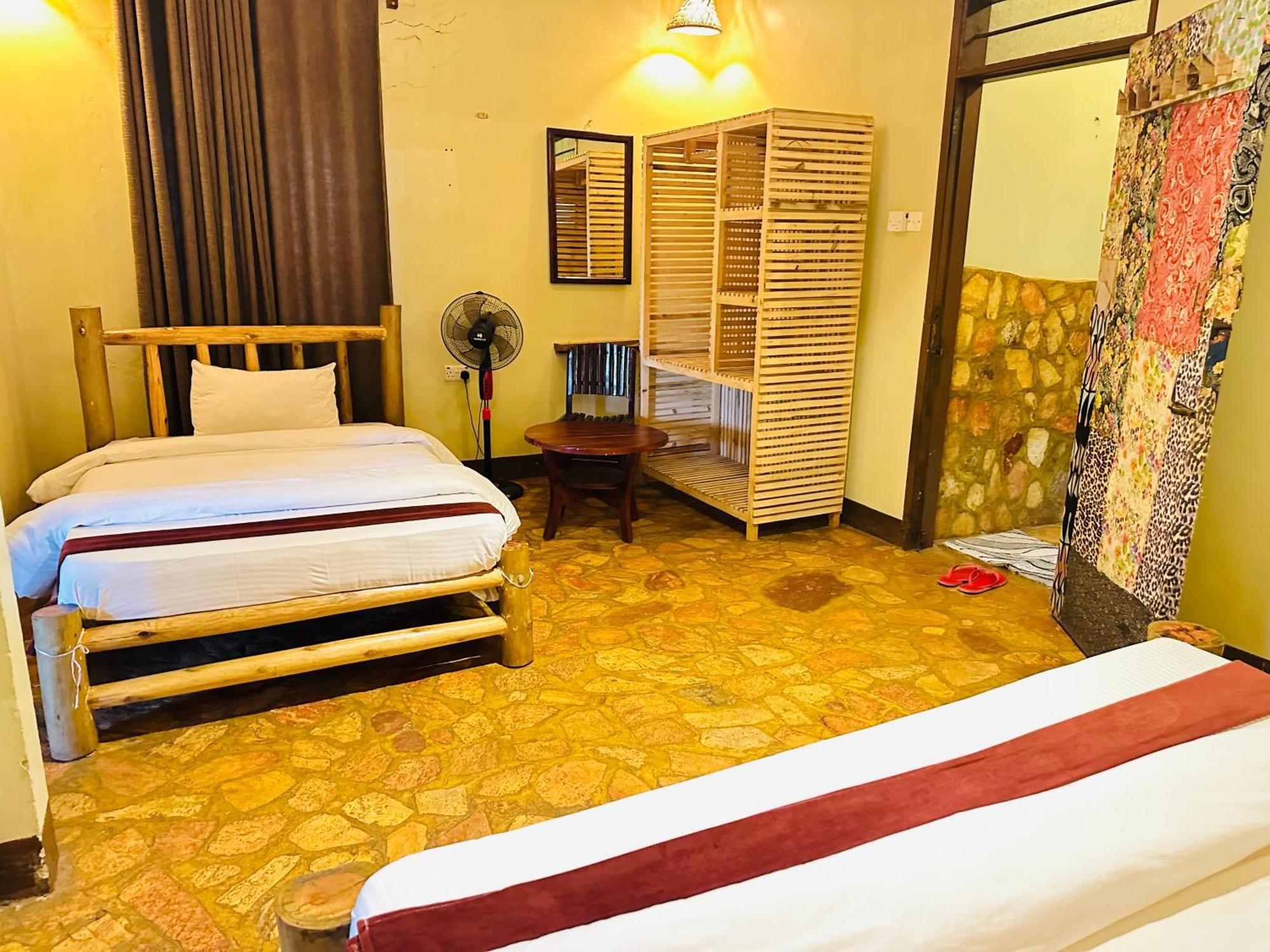 Afro Smile Hotel & Guest House Джінджа Екстер'єр фото