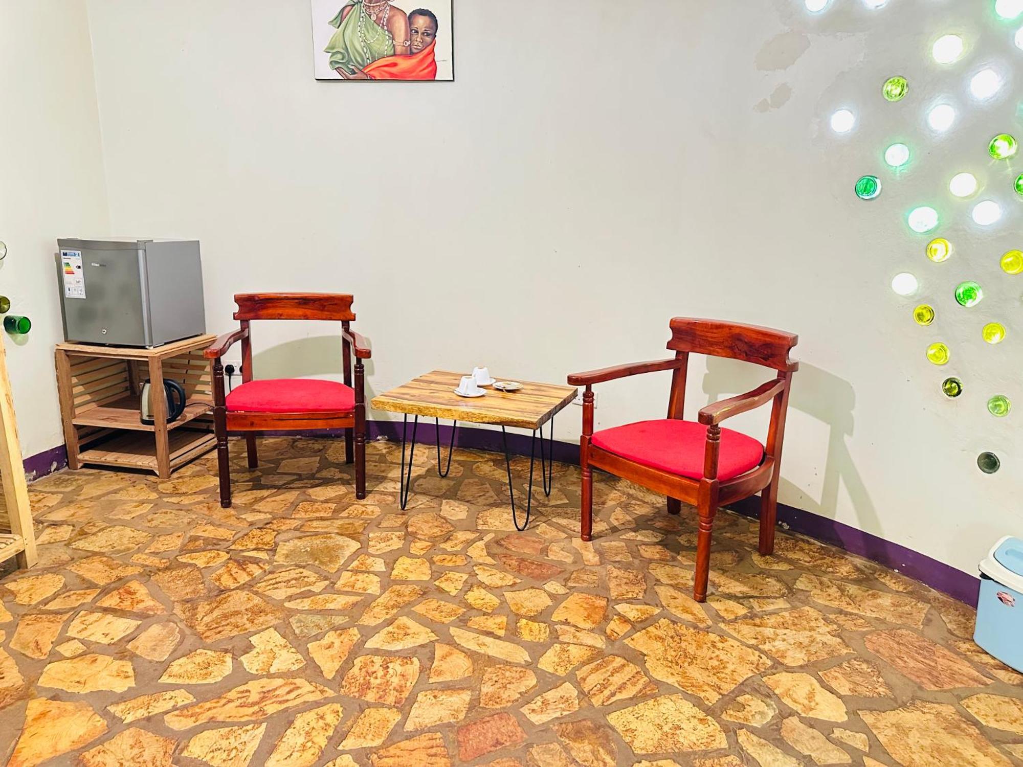 Afro Smile Hotel & Guest House Джінджа Екстер'єр фото